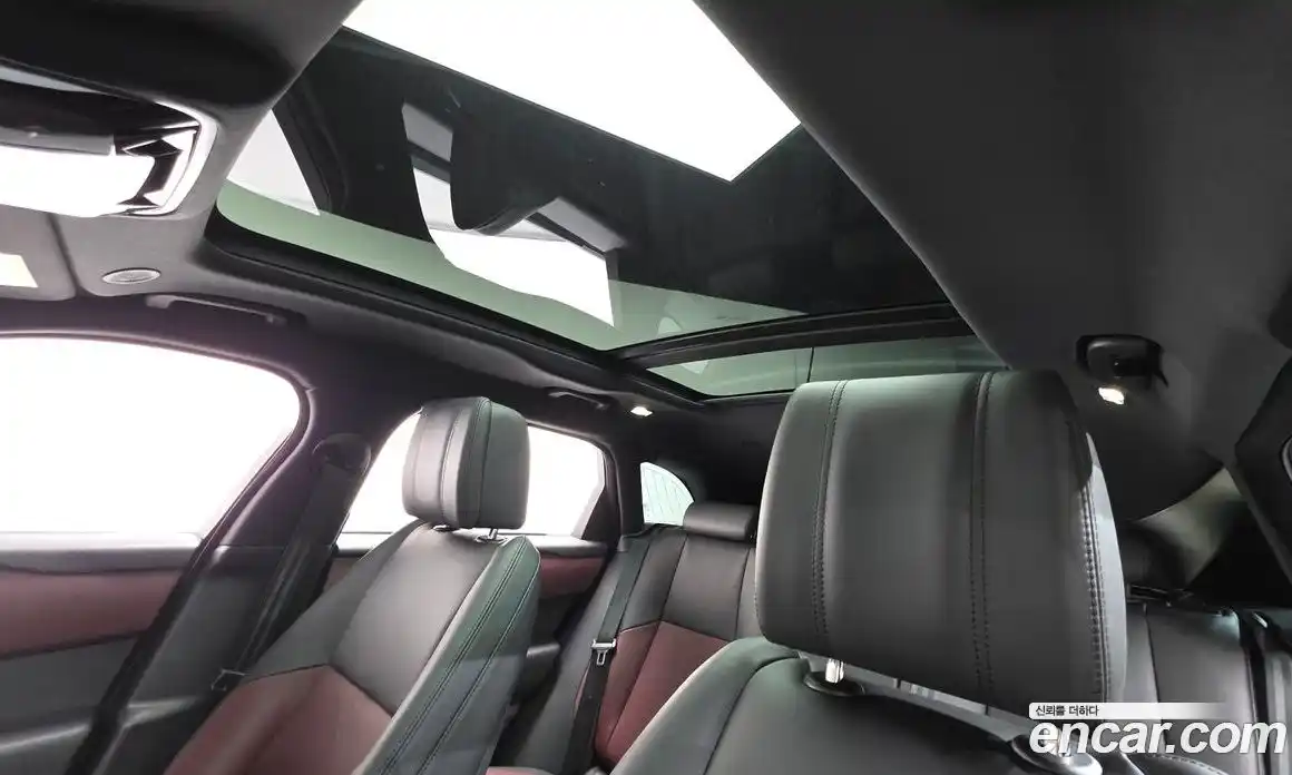 Land Rover Range-Rover Velar 2025 3.0 Автомат в Москве № 231103, фото 14