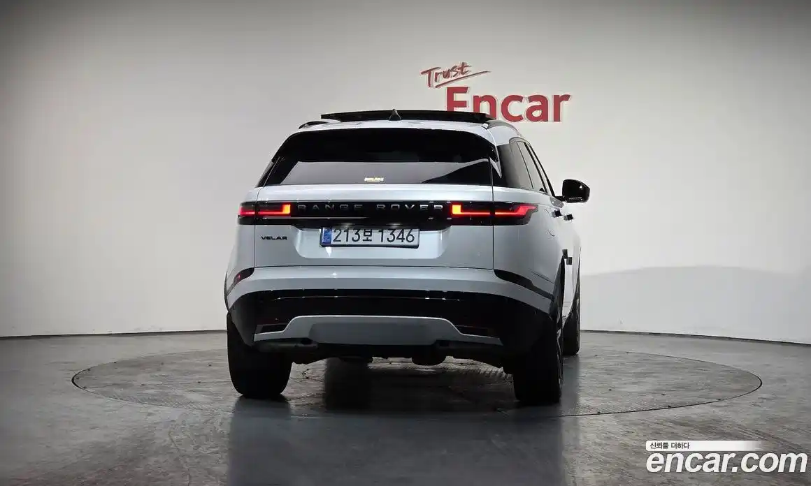 Land Rover Range-Rover Velar 2025 3.0 Автомат в Москве № 231103, фото 17