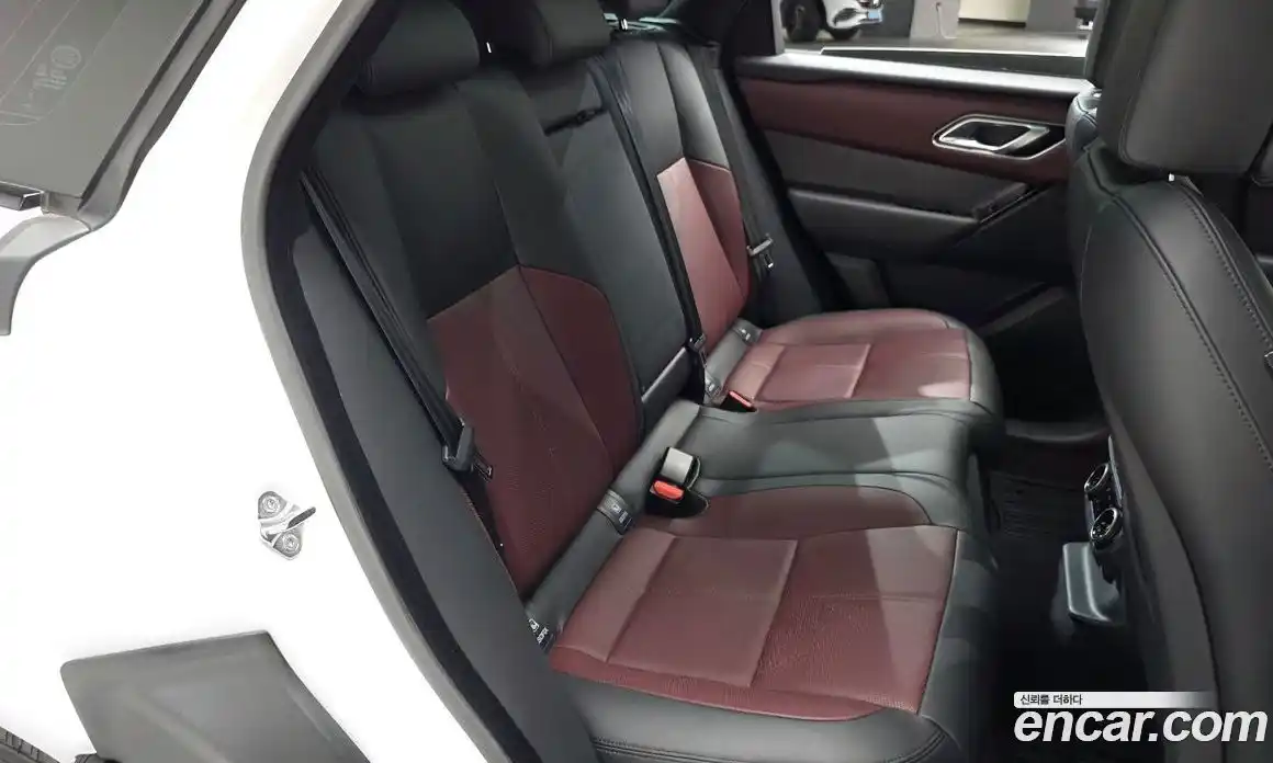 Land Rover Range-Rover Velar 2025 3.0 Автомат в Москве № 231103, фото 9