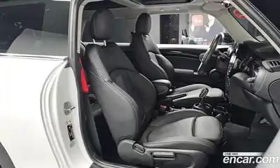 Mini Cooper 2024 1.5 Автомат в Москве № 231388, миниатюра 12