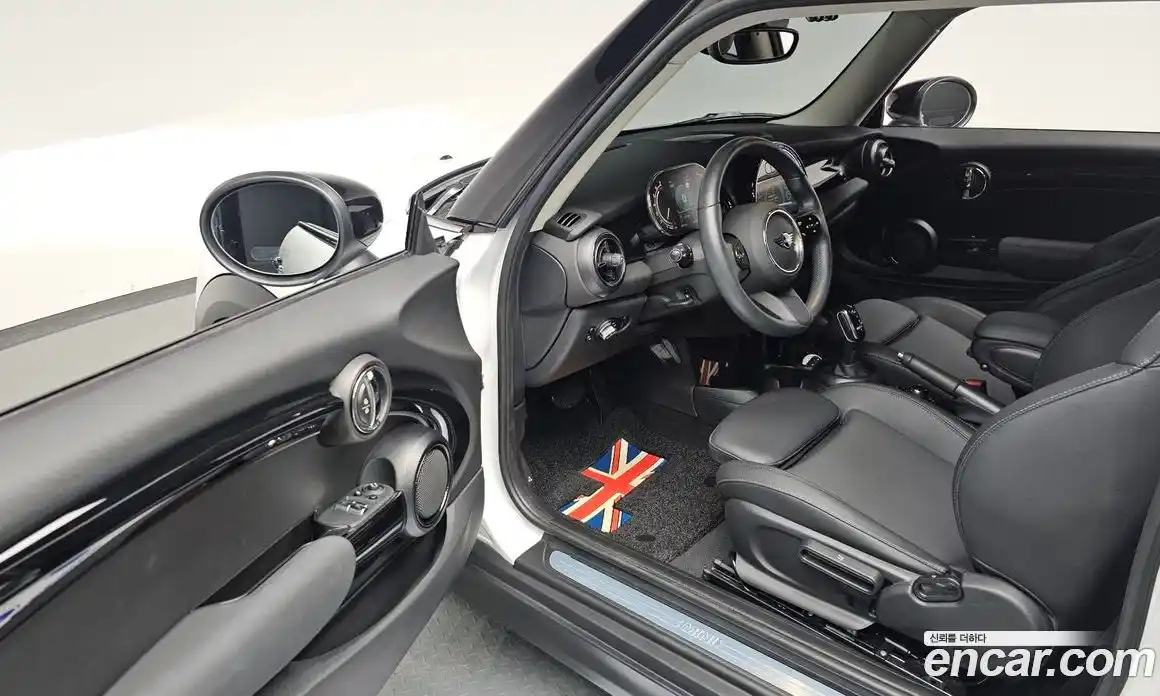 Mini Cooper 2024 1.5 Автомат в Москве № 231388, фото 19