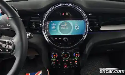 Mini Cooper 2024 1.5 Автомат в Москве № 231388, миниатюра 3