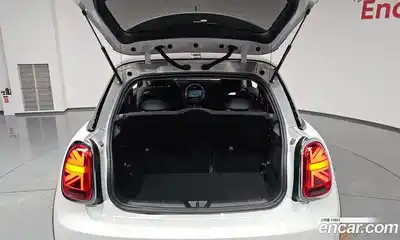 Mini Cooper 2024 1.5 Автомат в Москве № 231388, миниатюра 6