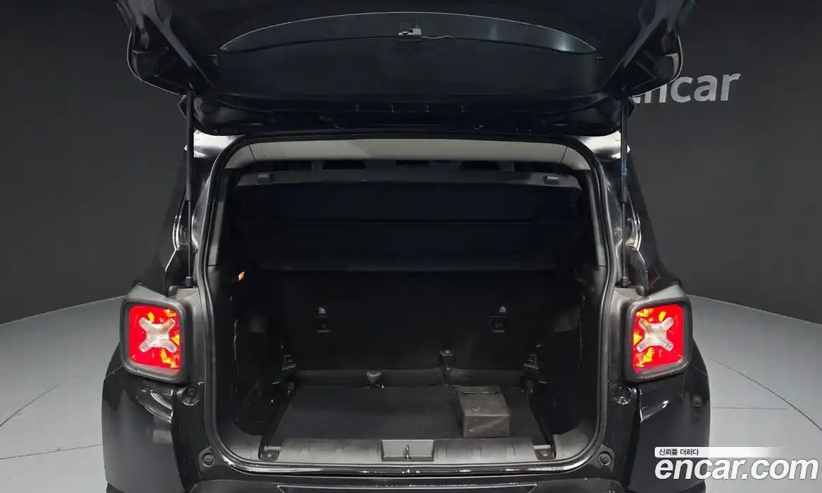 Jeep Renegade 2020 2.4 Автомат в Москве № 232733, фото 10