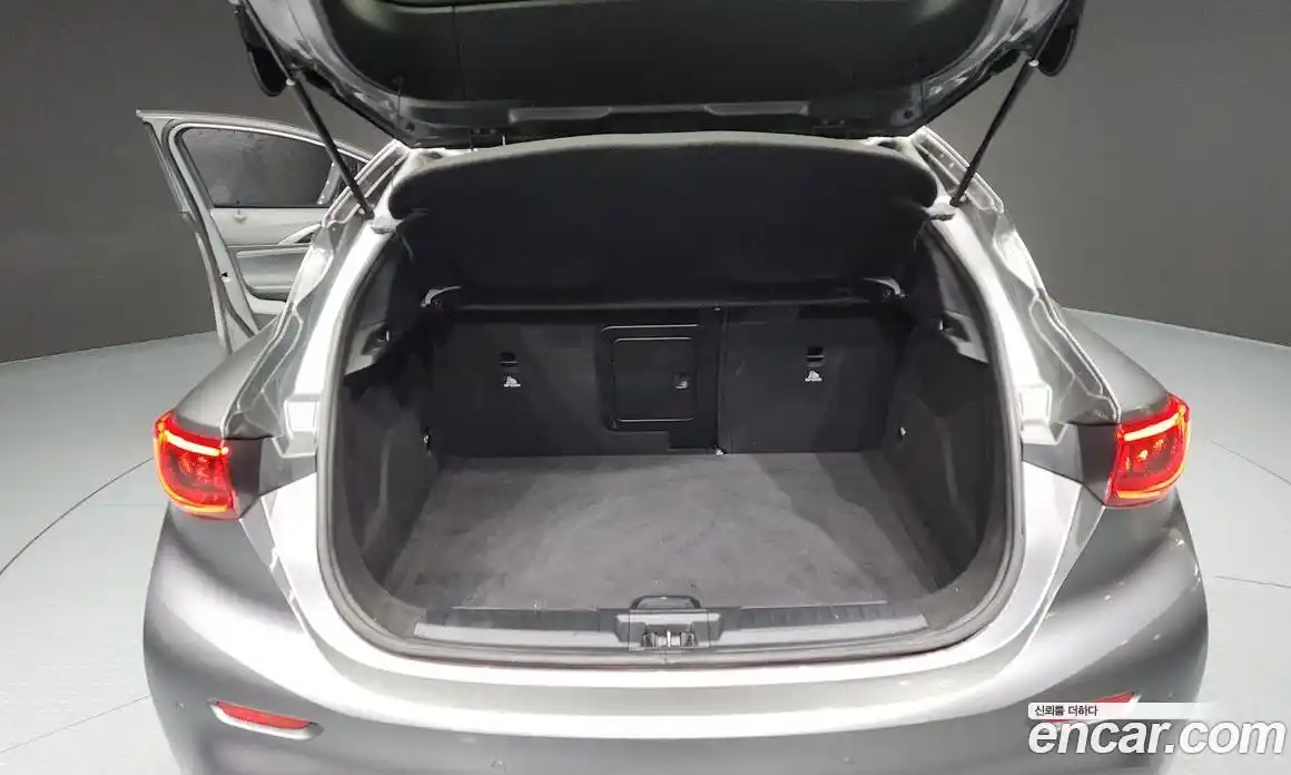 Infiniti Q30 2018 2.0 Автомат в Москве № 245025, фото 7