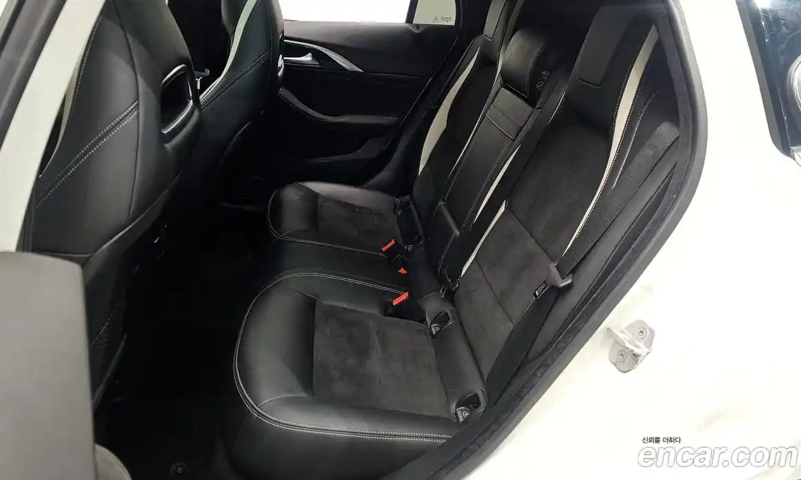 Infiniti Q30 2017 2.0 Автомат в Москве № 247208, фото 12