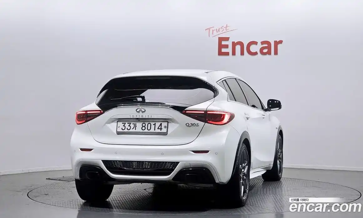 Infiniti Q30 2017 2.0 Автомат в Москве № 247208, фото 4