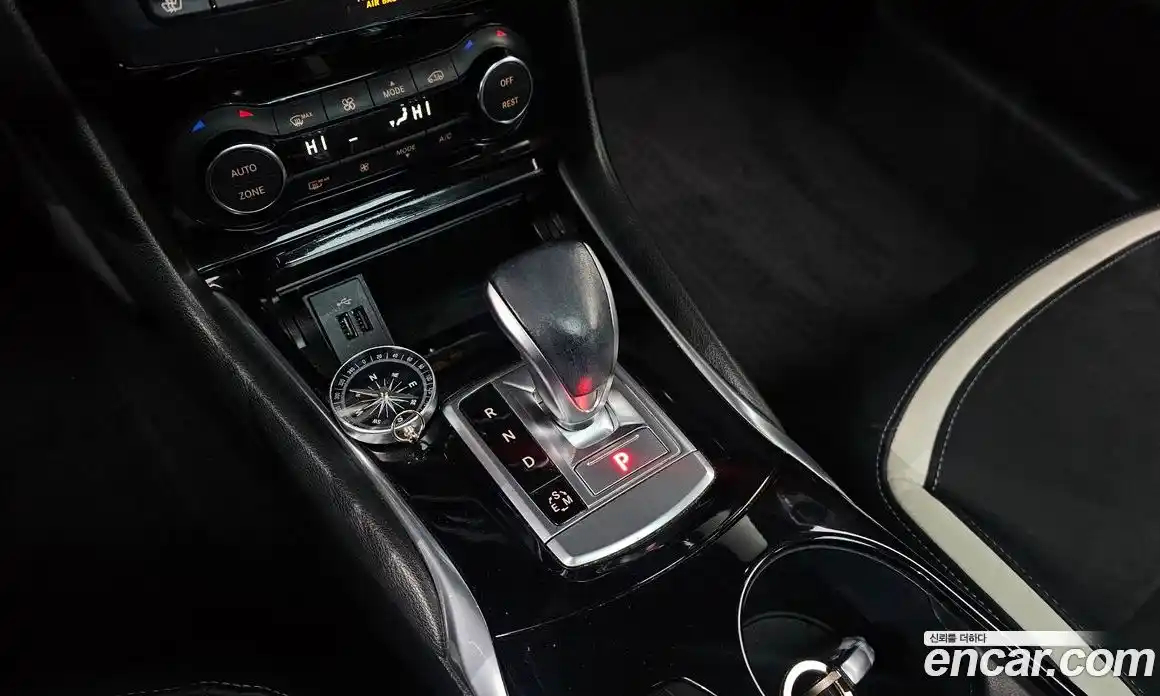 Infiniti Q30 2017 2.0 Автомат в Москве № 247208, фото 9