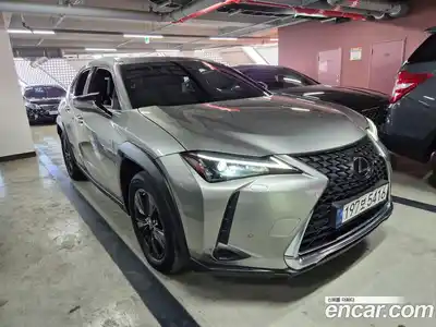 Lexus UX, 2024