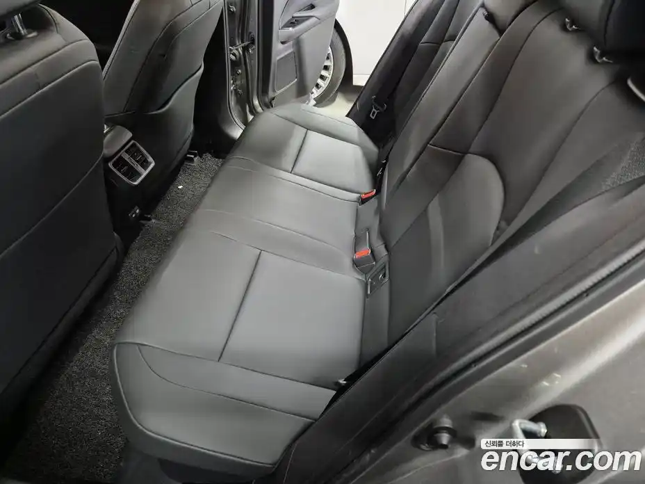 Lexus UX 2024 2.0 Автомат в Москве № 254345, фото 12