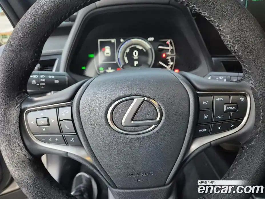 Lexus UX 2024 2.0 Автомат в Москве № 254345, фото 20