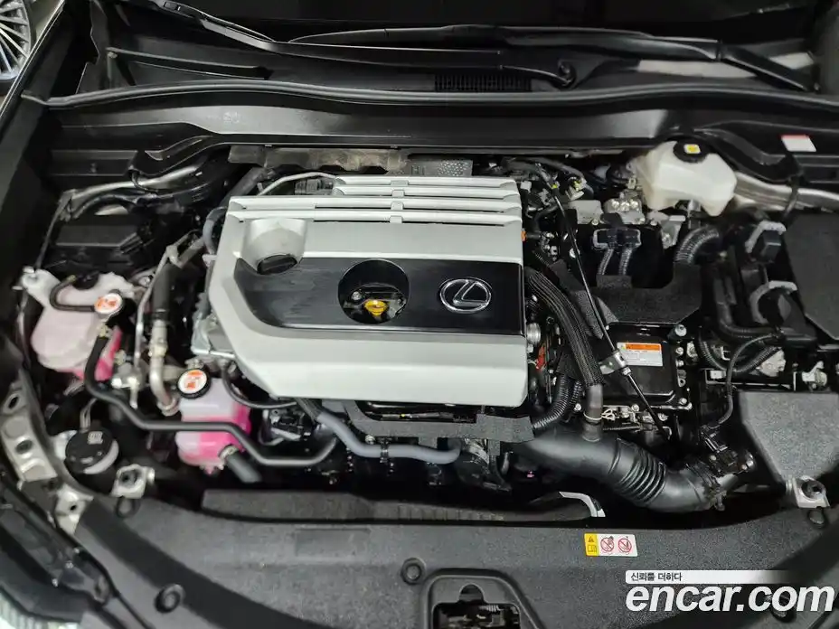 Lexus UX 2024 2.0 Автомат в Москве № 254345, фото 6