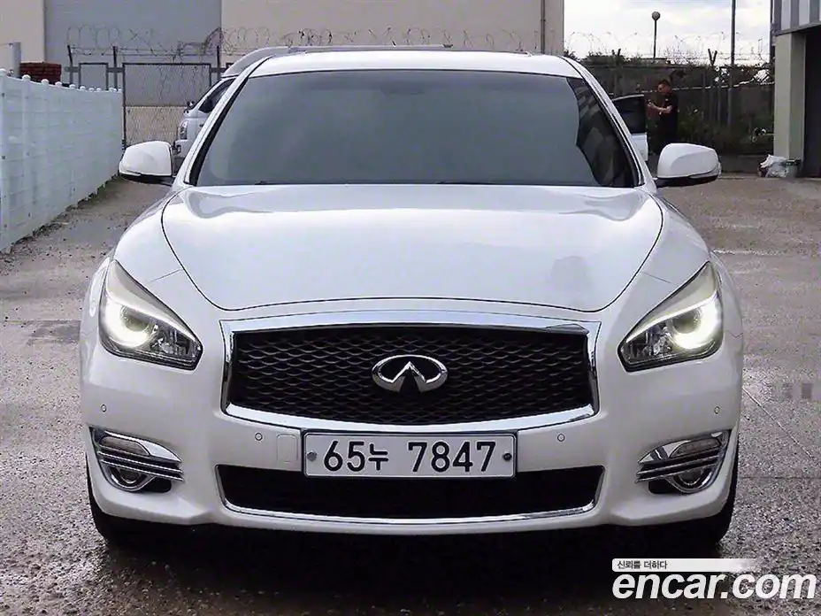 Infiniti Q70 2015 3.7 Автомат в Москве № 256205, фото 1