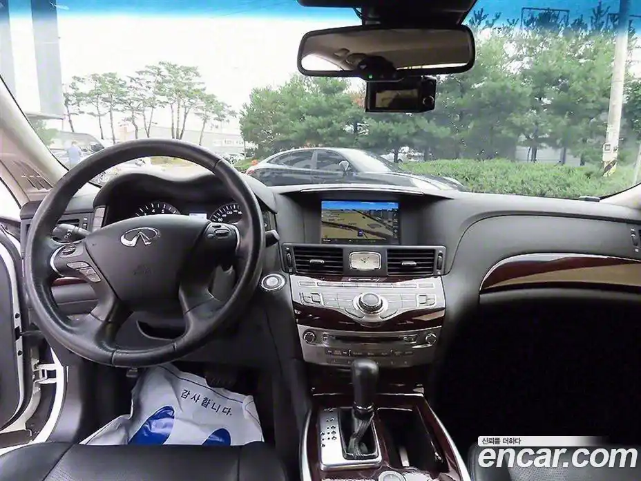 Infiniti Q70 2015 3.7 Автомат в Москве № 256205, фото 7