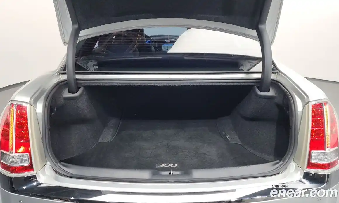 Chrysler 300C 2012 3.6 Автомат в Москве № 256747, фото 20