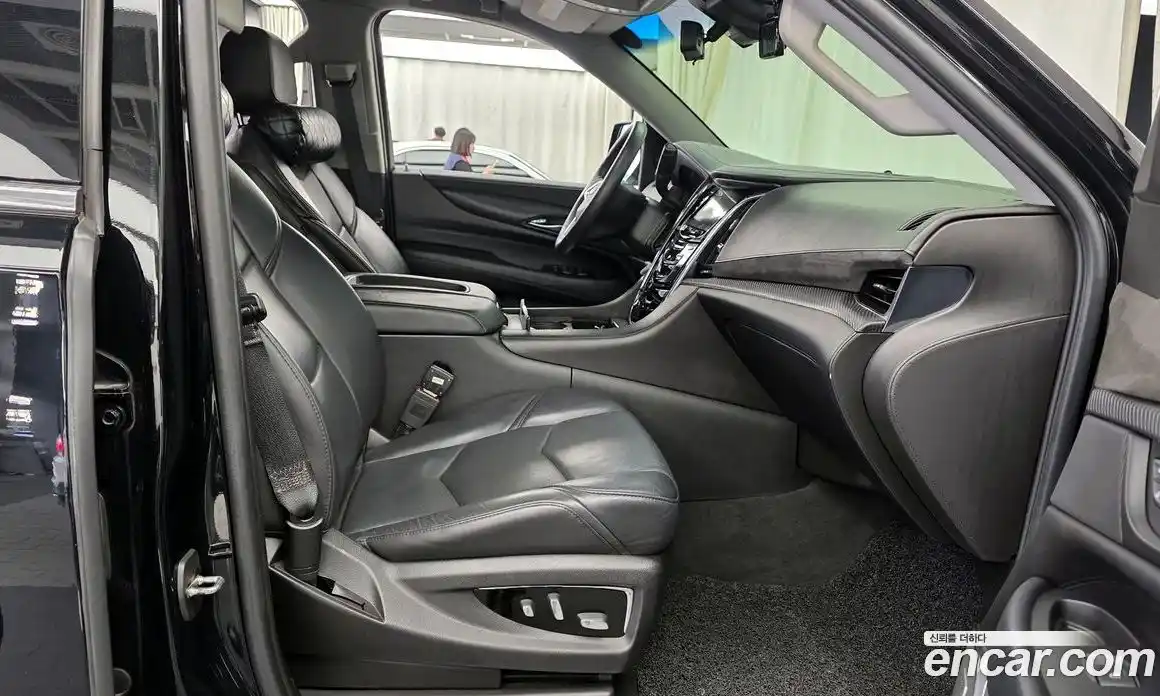 Cadillac Escalade 2018 6.2 Автомат в Москве № 285490, фото 17