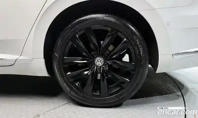 Volkswagen Arteon 2019 2.0 Автомат в Москве № 301548, миниатюра 5