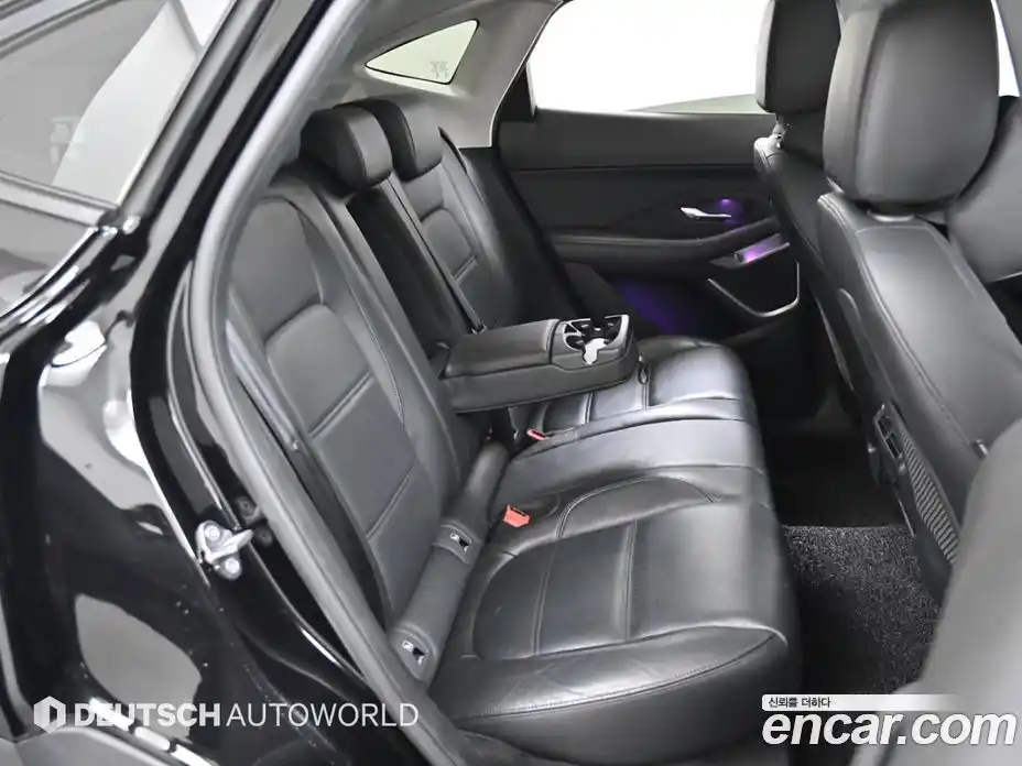 Jaguar E-Pace 2020 2.0 Автомат в Москве № 305169, фото 12