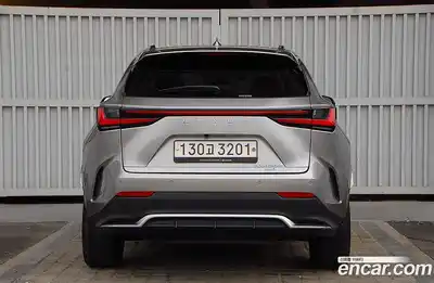 Lexus NX 2023 2.5 Автомат в Москве № 329666, миниатюра 3