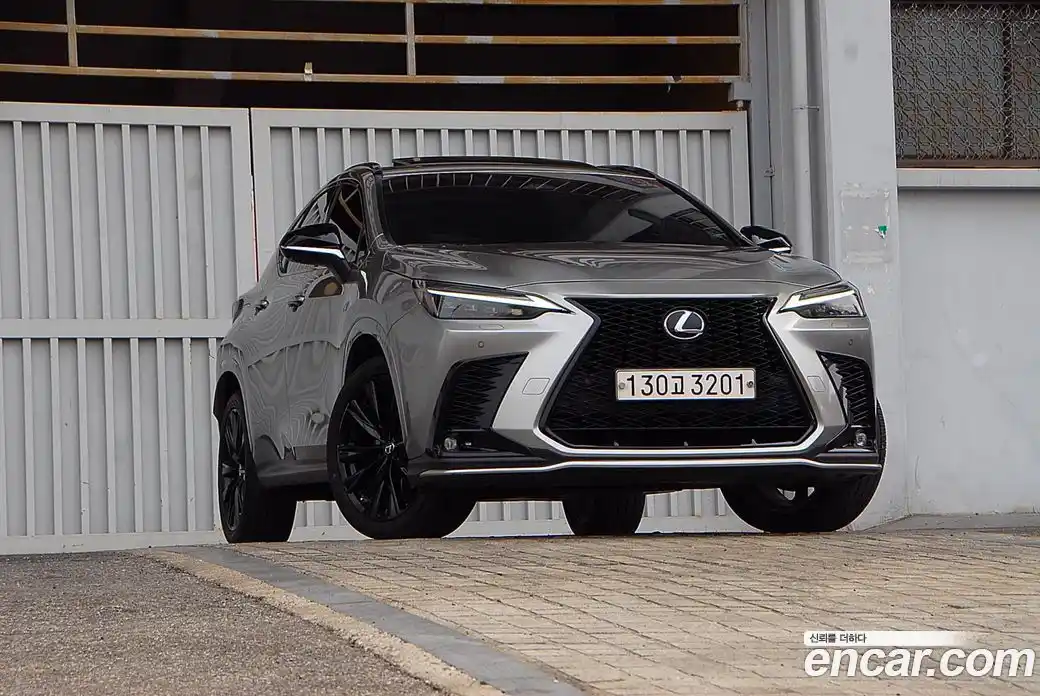 Lexus NX 2023 2.5 Автомат в Москве № 329666, фото 4