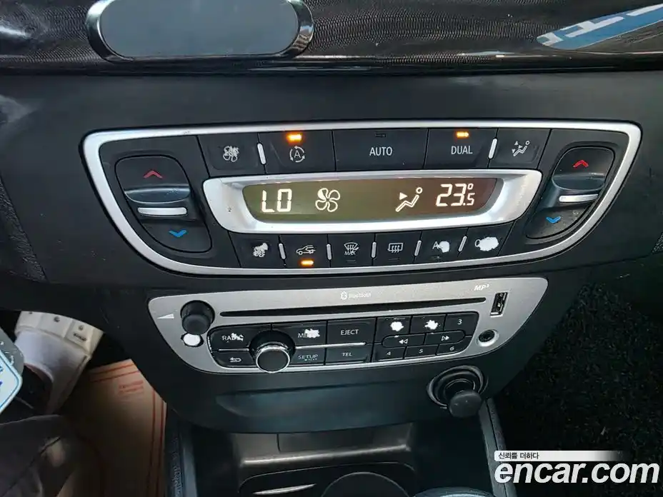 Renault SM3 2013 1.6 Автомат в Москве № 330033, фото 17