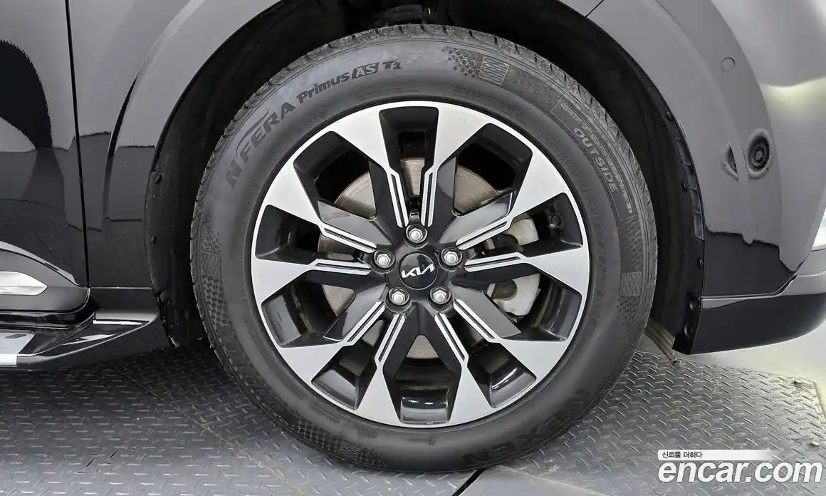 Kia Canival 2023 2.2 Автомат в Москве № 338650, фото 19