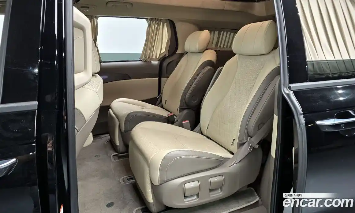 Kia Canival 2023 2.2 Автомат в Москве № 338650, фото 10