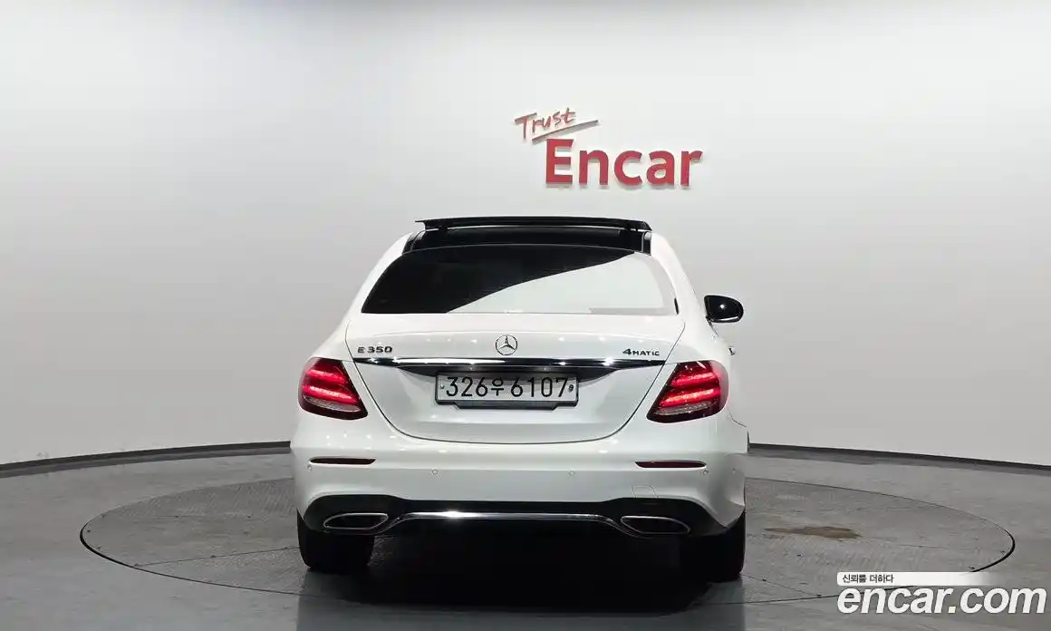 Mercedes-Benz E-Class 2019 2.0 Автомат в Москве № 340375, фото 14