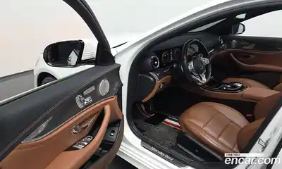 Mercedes-Benz E-Class 2019 2.0 Автомат в Москве № 340375, миниатюра 2