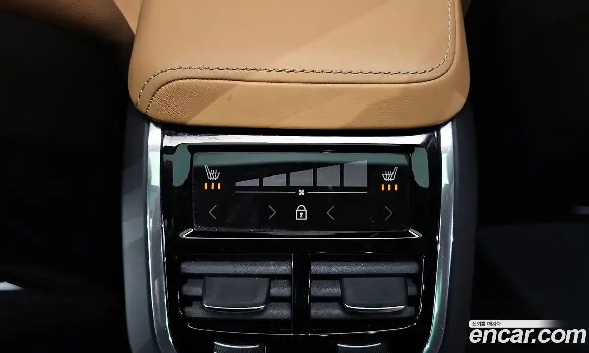 Volvo XC60 2018 2.0 Автомат в Москве № 344222, фото 5