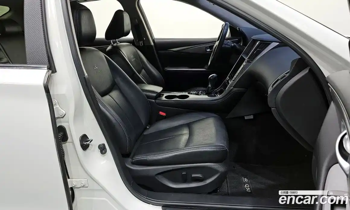 Infiniti Q50 2014 2.1 Автомат в Москве № 344701, фото 13