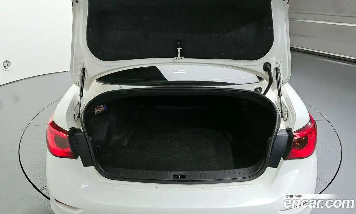 Infiniti Q50 2014 2.1 Автомат в Москве № 344701, фото 15