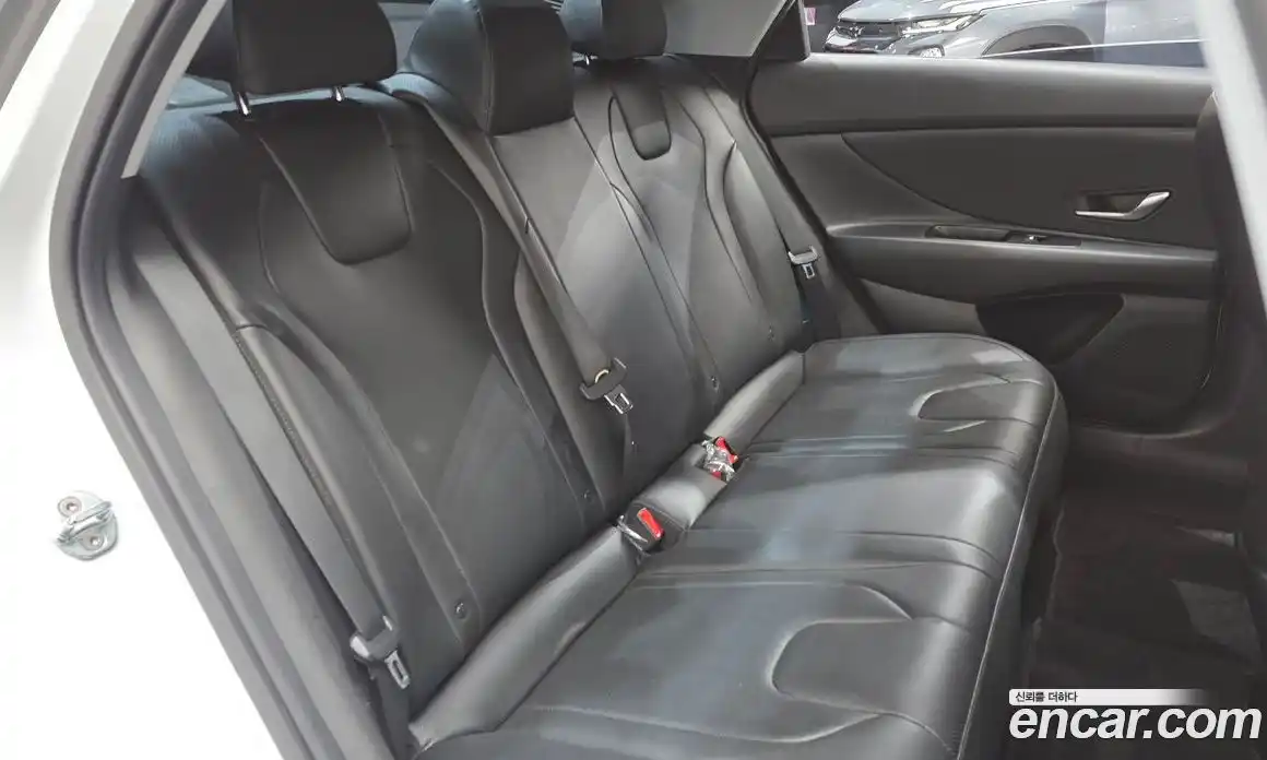 Hyundai Avante 2023 1.6 Автомат в Москве № 395496, фото 12