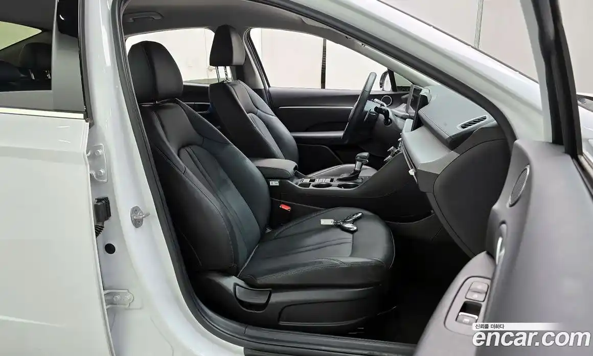 Hyundai Sonata 2025 2.0 Автомат в Москве № 397692, фото 10