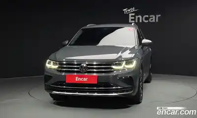 Volkswagen Tiguan 2022 2.0 Автомат в Москве № 399678, миниатюра 3