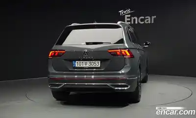 Volkswagen Tiguan 2022 2.0 Автомат в Москве № 399678, миниатюра 4