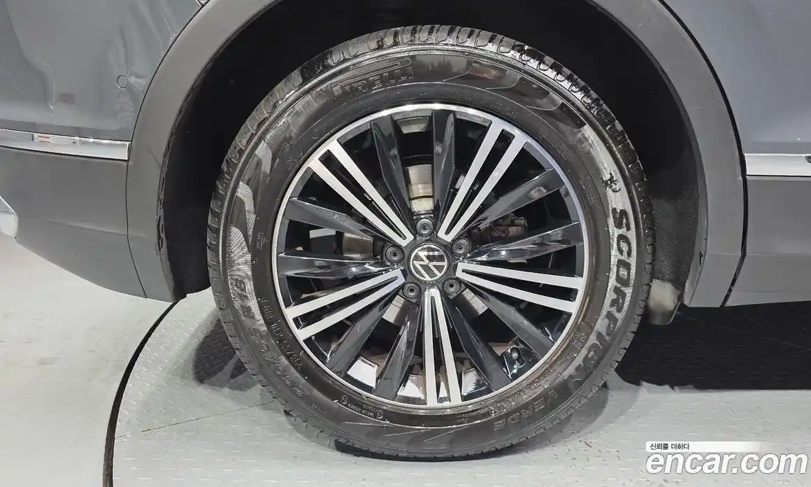 Volkswagen Tiguan 2022 2.0 Автомат в Москве № 399678, фото 5