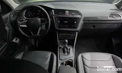 Volkswagen Tiguan 2022 2.0 Автомат в Москве № 399678, миниатюра 7