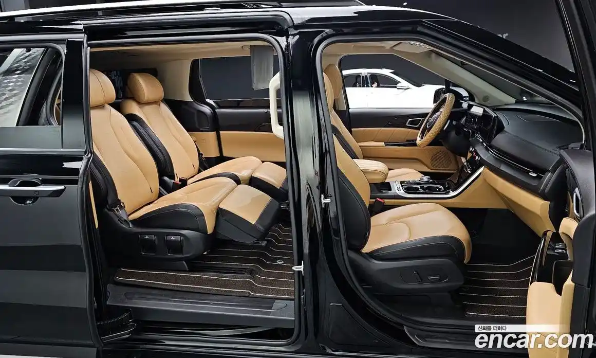 Kia Canival 2023 2.2 Автомат в Москве № 402735, фото 15