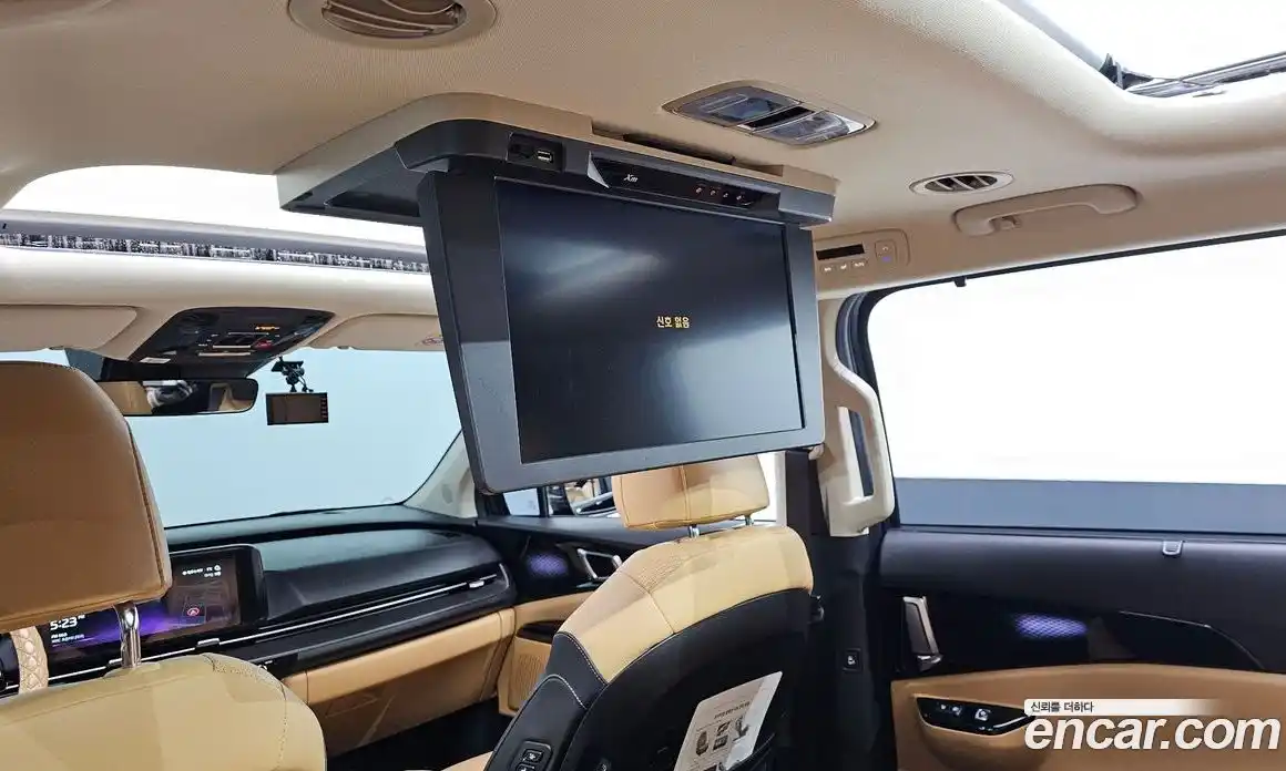 Kia Canival 2023 2.2 Автомат в Москве № 402735, фото 17