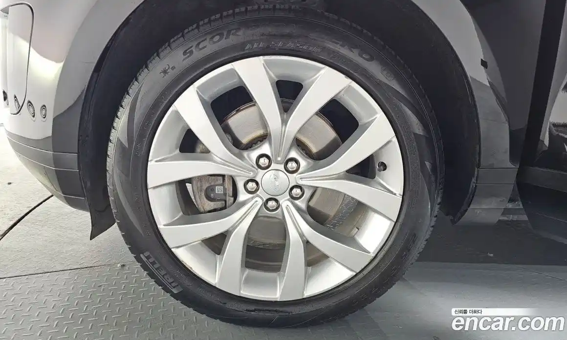 Land Rover Range-Rover Evoque 2022 2.0 Автомат в Москве № 416239, фото 4