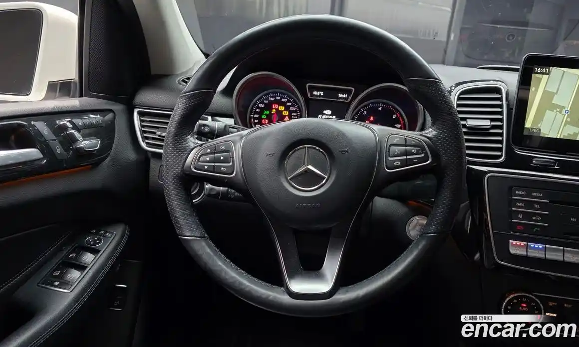 Mercedes-Benz GLE-Class 2017 3.0 Автомат в Москве № 427864, фото 13