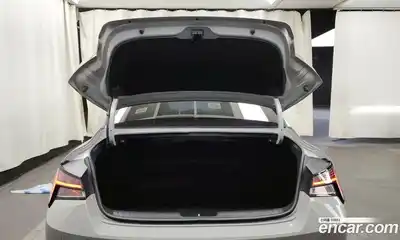 Hyundai Avante 2023 2.0 Автомат в Москве № 45178, миниатюра 10