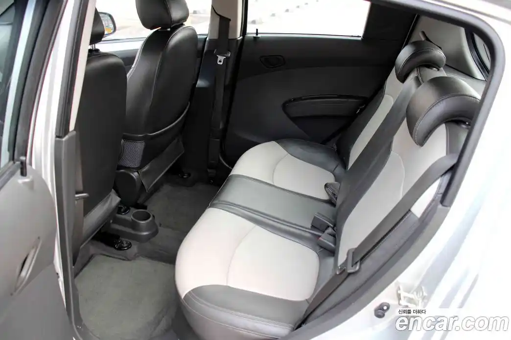 Chevrolet Spark 2012 1.0 Автомат в Москве № 453097, фото 18