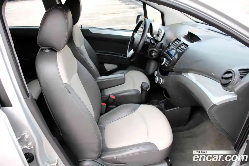 Chevrolet Spark 2012 1.0 Автомат в Москве № 453097, фото 19