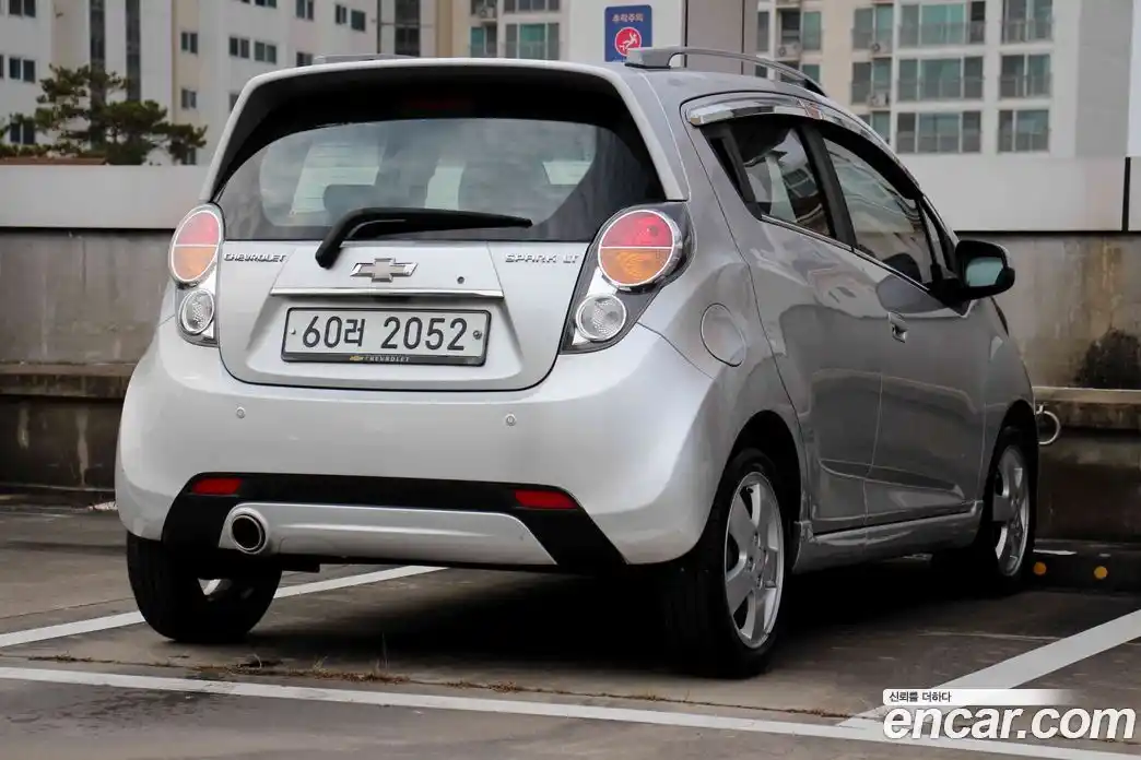 Chevrolet Spark 2012 1.0 Автомат в Москве № 453097, фото 4