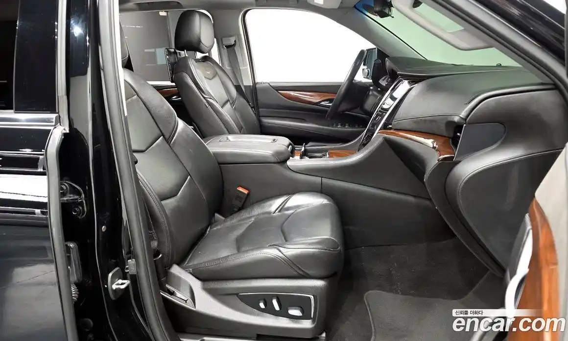 Cadillac Escalade 2018 6.2 Автомат в Москве № 474674, фото 11