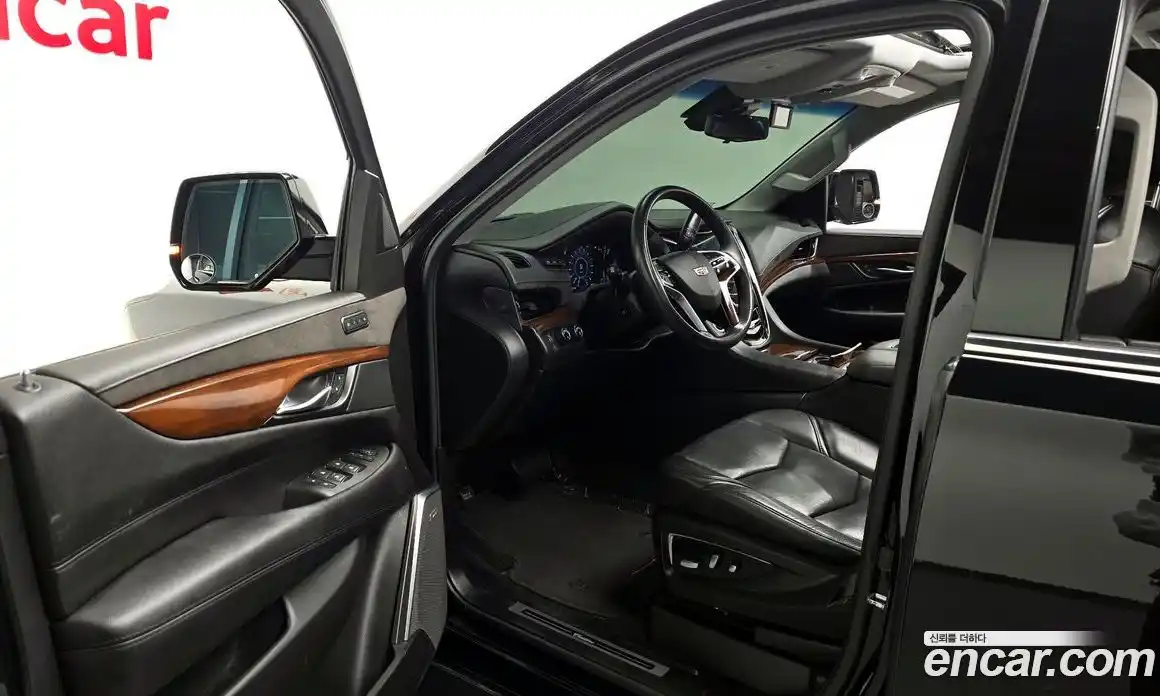 Cadillac Escalade 2018 6.2 Автомат в Москве № 474674, фото 10