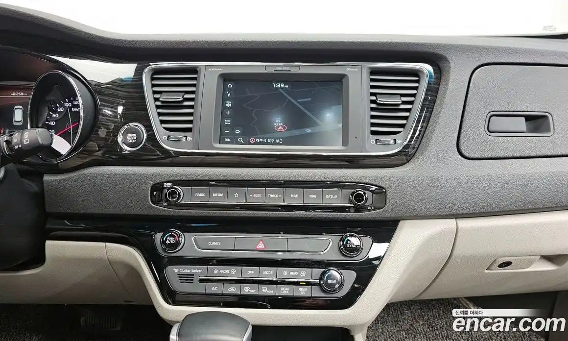 Kia Canival 2019 2.2 Автомат в Москве № 51658, фото 14
