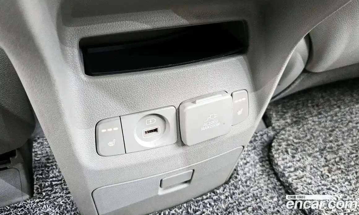 Kia Canival 2019 2.2 Автомат в Москве № 51658, фото 18